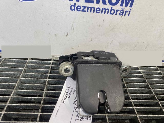 bontott SKODA FABIA II Csomagtérajtó Ütköző