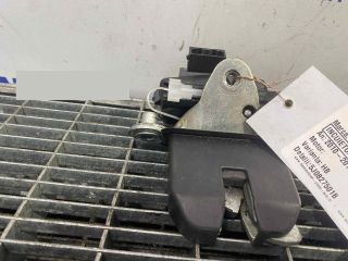 bontott SKODA FABIA II Csomagtérajtó Ütköző