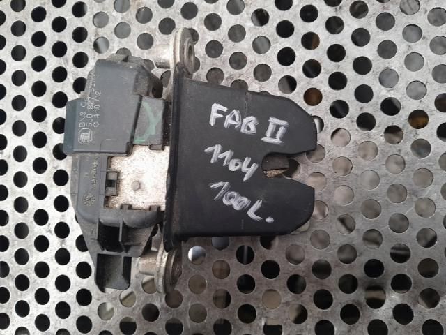 bontott SKODA FABIA II Csomagtérajtó Zárszerkezet