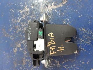 bontott SKODA FABIA II Csomagtérajtó Zárszerkezet