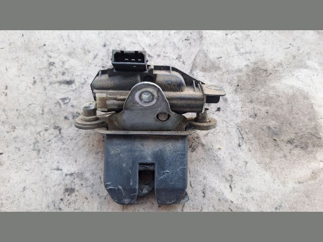 bontott SKODA FABIA II Csomagtérajtó Zárszerkezet