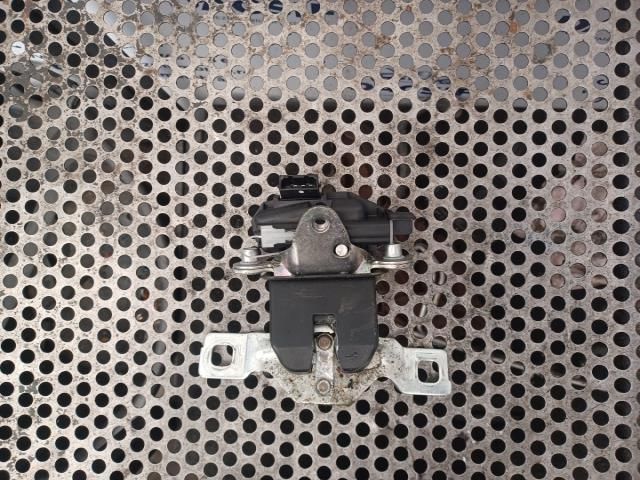 bontott SKODA FABIA II Csomagtérajtó Zárszerkezet