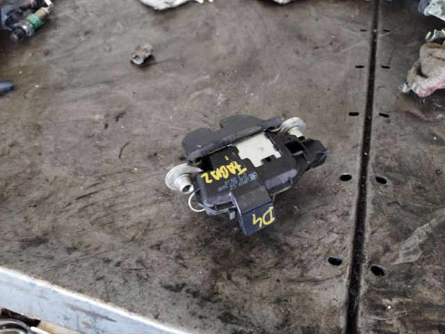 bontott SKODA FABIA II Csomagtérajtó Zárszerkezet