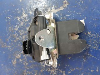 bontott SKODA FABIA II Csomagtérajtó Zárszerkezet