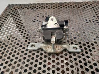 bontott SKODA FABIA II Csomagtérajtó Zárszerkezet