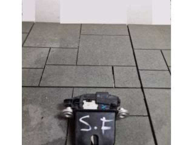 bontott SKODA FABIA II Csomagtérajtó Zárszerkezet