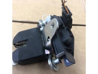 bontott SKODA FABIA II Csomagtérajtó Zárszerkezet