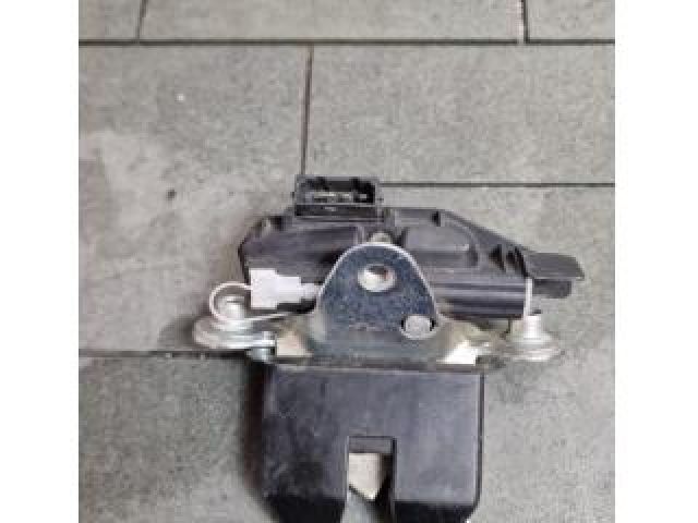 bontott SKODA FABIA II Csomagtérajtó Zárszerkezet