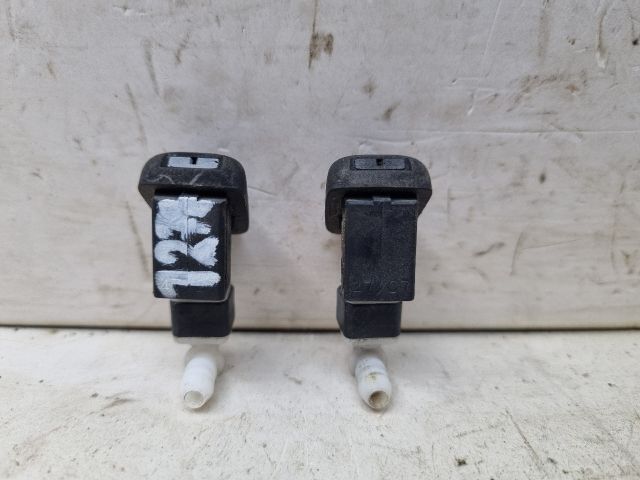 bontott SKODA FABIA II Első Ablakmosó Fúvóka