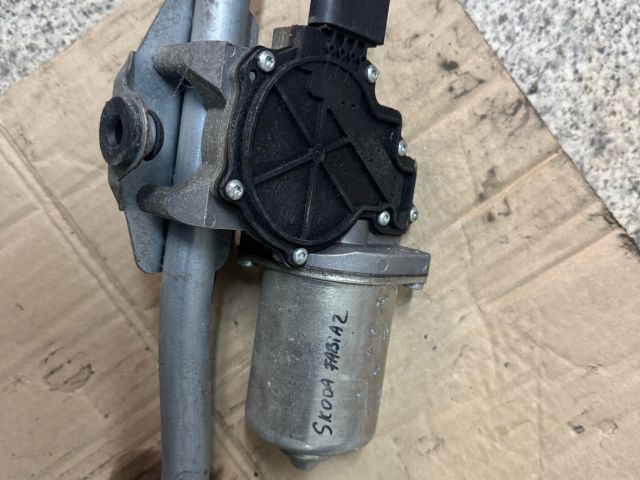 bontott SKODA FABIA II Első Ablaktörlő Szerkezet Motorral