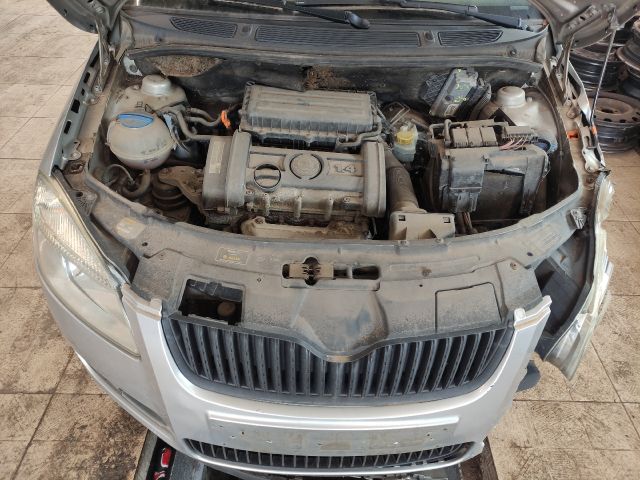 bontott SKODA FABIA II Első Ablaktörlő Szerkezet Motorral