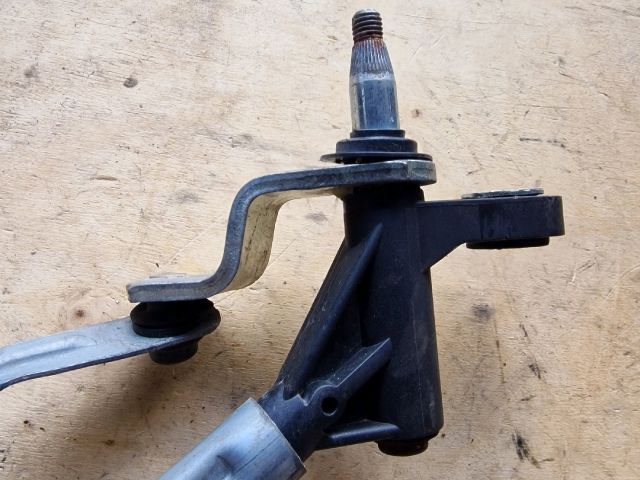 bontott SKODA FABIA II Első Ablaktörlő Szerkezet Motorral