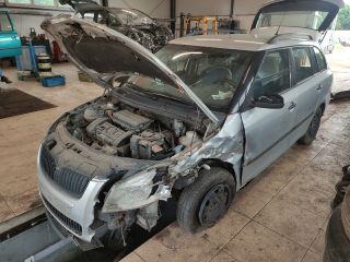 bontott SKODA FABIA II Első Ablaktörlő Szerkezet Motorral