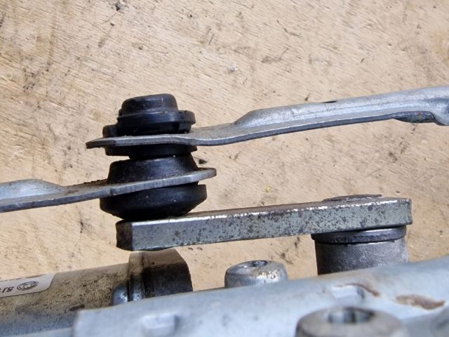 bontott SKODA FABIA II Első Ablaktörlő Szerkezet Motorral