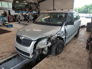 bontott SKODA FABIA II Első Ablaktörlő Szerkezet Motorral