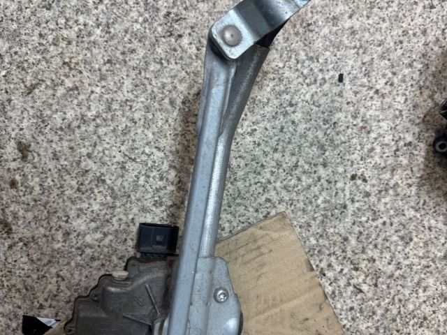 bontott SKODA FABIA II Első Ablaktörlő Szerkezet Motorral