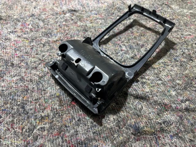 bontott SKODA FABIA II Első Hamutartó