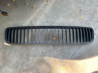 bontott SKODA FABIA II Első Lökhárító Alsó Középső Díszrács