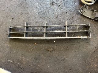 bontott SKODA FABIA II Első Lökhárító Alsó Középső Díszrács