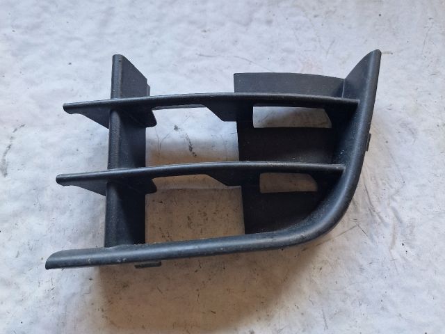 bontott SKODA FABIA II Első Lökhárító Bal Díszrács