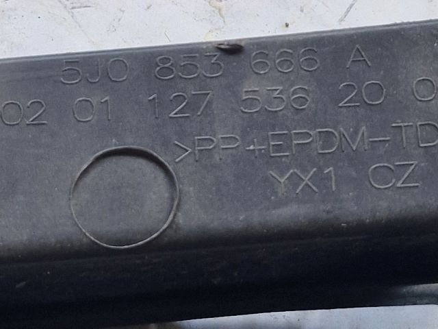 bontott SKODA FABIA II Első Lökhárító Jobb Díszrács