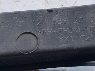 bontott SKODA FABIA II Első Lökhárító Jobb Díszrács