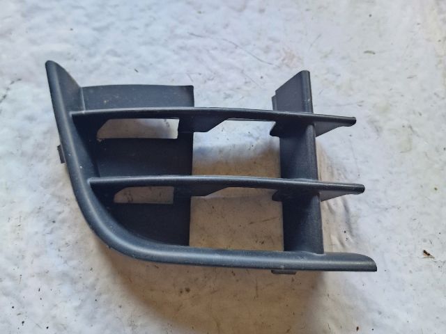 bontott SKODA FABIA II Első Lökhárító Jobb Díszrács