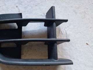 bontott SKODA FABIA II Első Lökhárító Jobb Díszrács