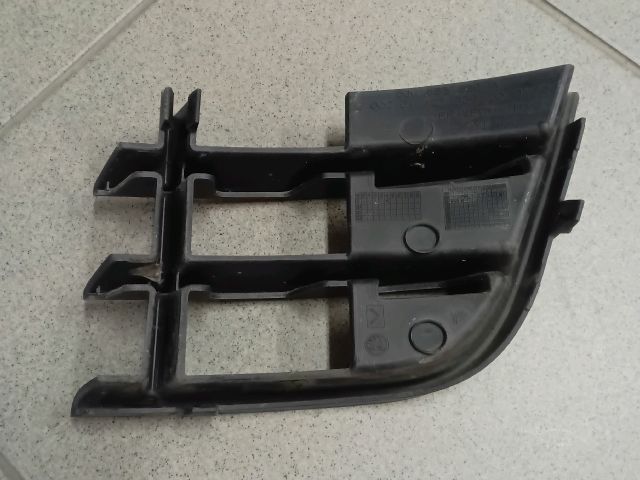 bontott SKODA FABIA II Első Lökhárító Jobb Díszrács