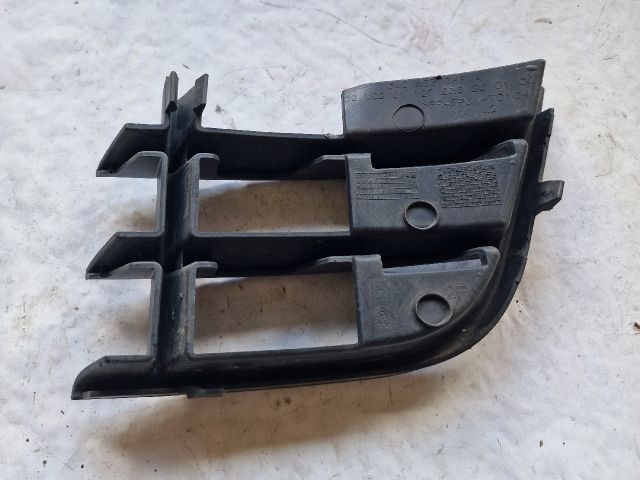 bontott SKODA FABIA II Első Lökhárító Jobb Díszrács