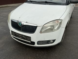 bontott SKODA FABIA II Első Lökhárító (Részeivel)