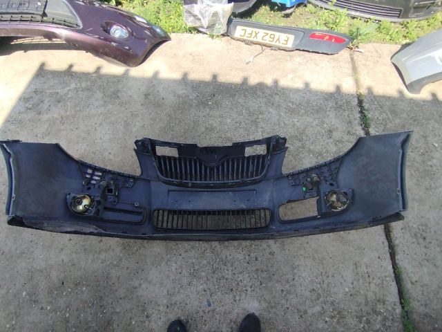 bontott SKODA FABIA II Első Lökhárító (Részeivel)