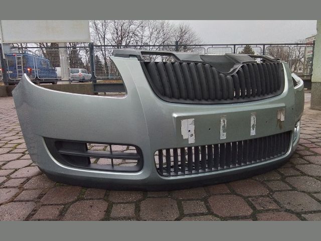 bontott SKODA FABIA II Első Lökhárító (Részeivel)