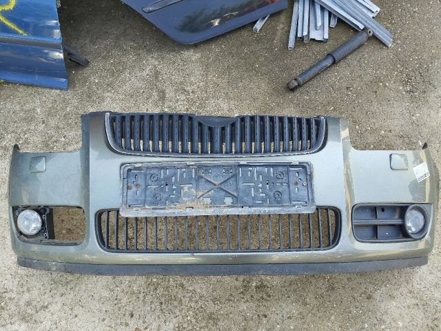 bontott SKODA FABIA II Első Lökhárító (Részeivel)