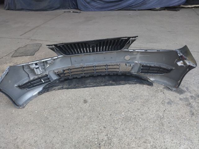 bontott SKODA FABIA II Első Lökhárító (Részeivel)