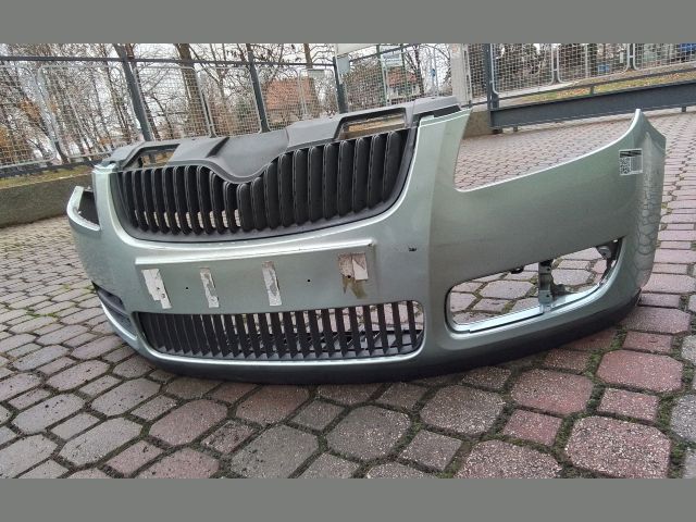 bontott SKODA FABIA II Első Lökhárító (Részeivel)