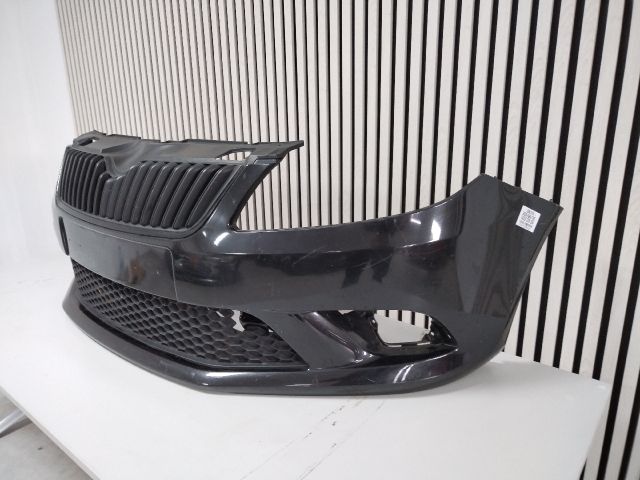 bontott SKODA FABIA II Első Lökhárító (Üresen)