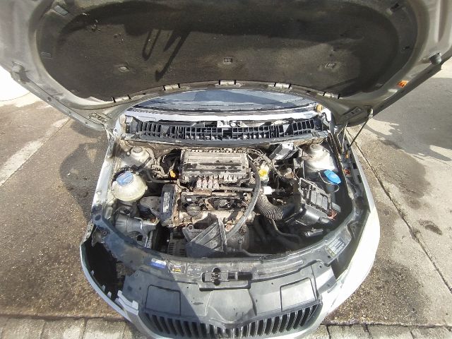 bontott SKODA FABIA II Első Lökhárító (Üresen)