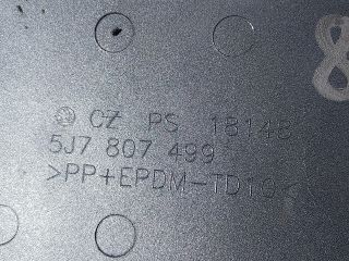 bontott SKODA FABIA II Első Vonószem Burkolat