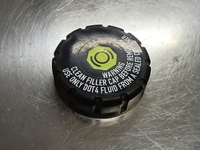 bontott SKODA FABIA II Fékfolyadék Tartály