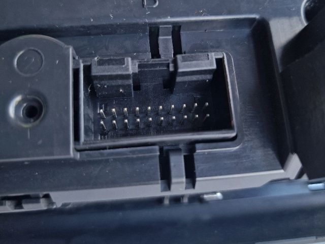 bontott SKODA FABIA II Fűtéskapcsoló (digit klímás)