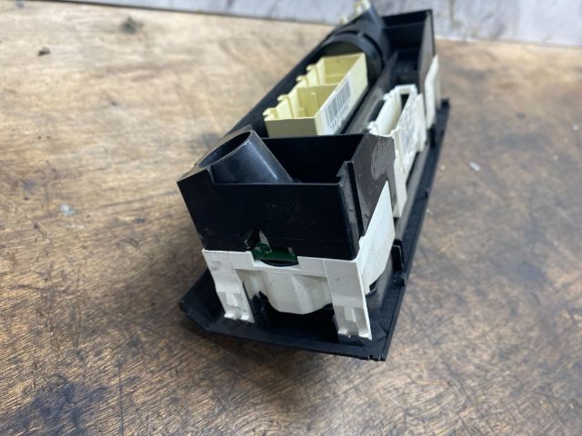 bontott SKODA FABIA II Fűtéskapcsoló (manuális klímás)