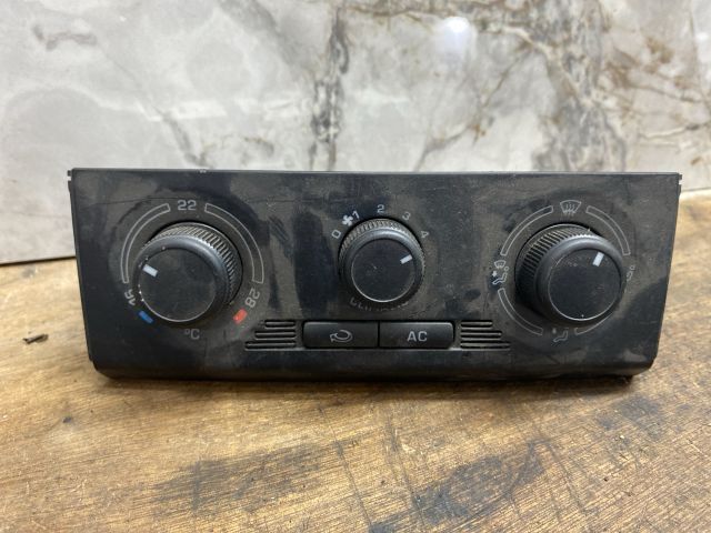 bontott SKODA FABIA II Fűtéskapcsoló (manuális klímás)