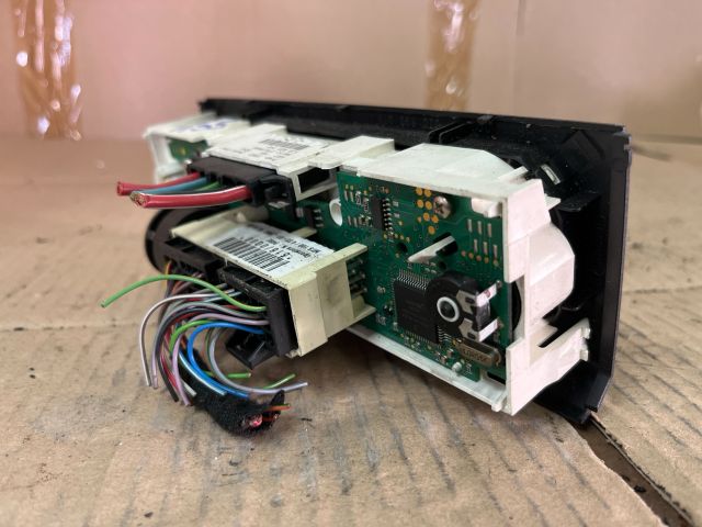 bontott SKODA FABIA II Fűtéskapcsoló (manuális klímás)