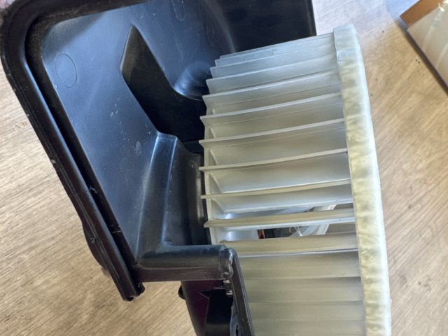 bontott SKODA FABIA II Fűtőmotor (Klímás)