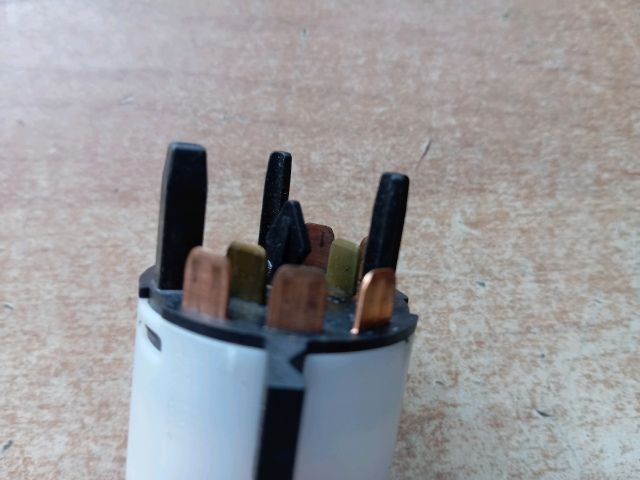 bontott SKODA FABIA II Gyújtáskapcsoló Zárbetét