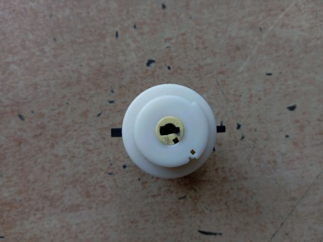 bontott SKODA FABIA II Gyújtáskapcsoló Zárbetét