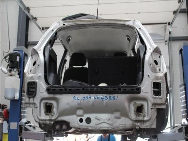 bontott SKODA FABIA II Hátfal