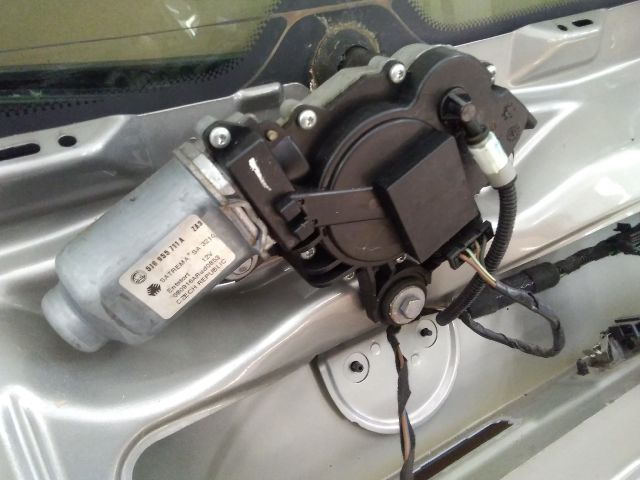 bontott SKODA FABIA II Hátsó Ablaktörlő Motor