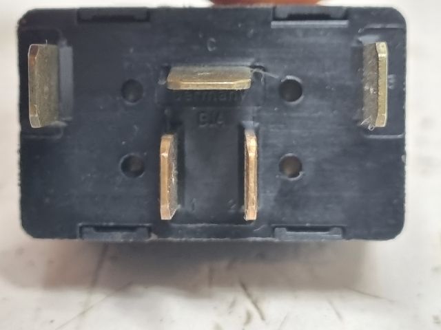 bontott SKODA FABIA II Hátsó Ködzárófény Kapcsoló